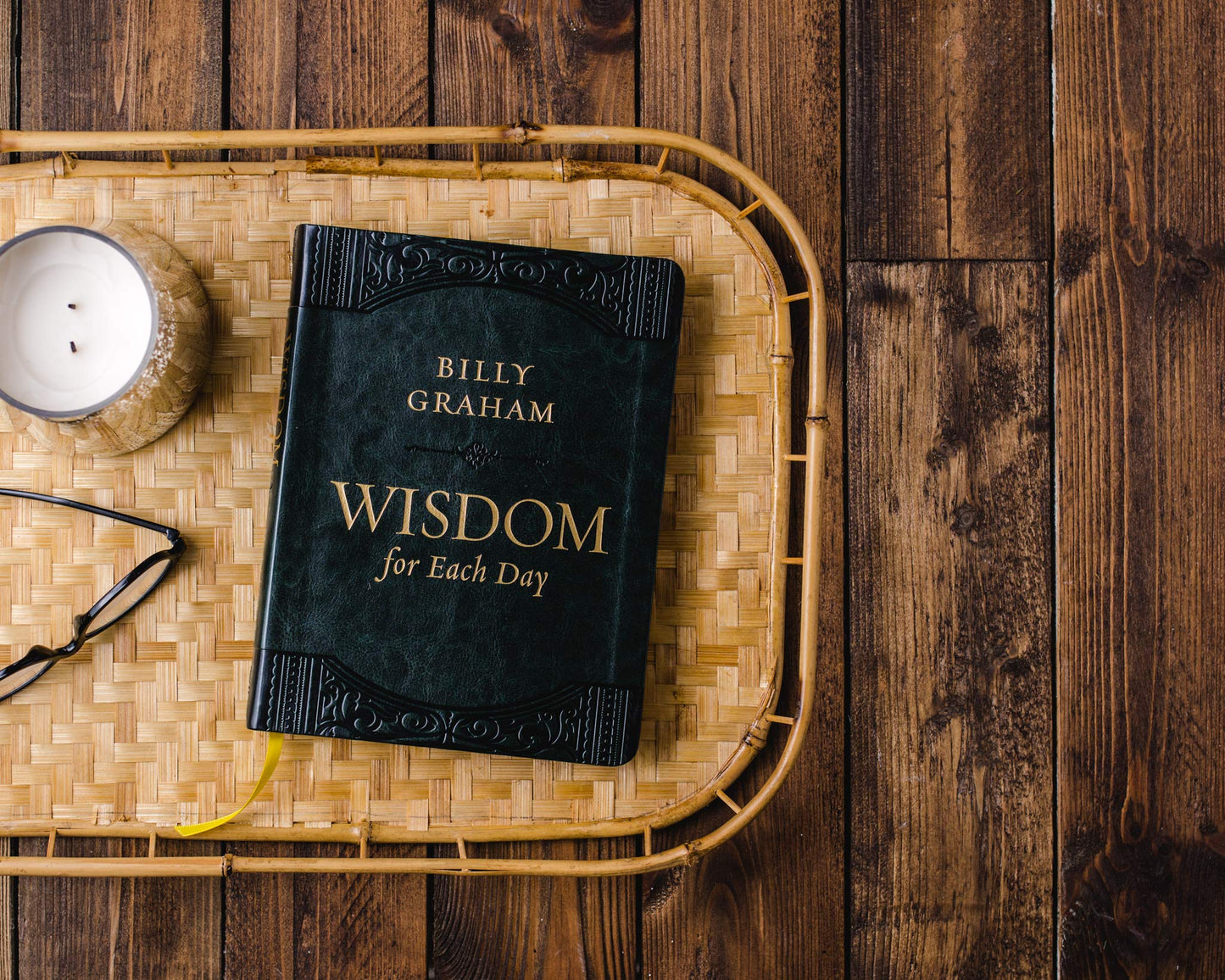 Wisdom for Each Day (Large Text Leathersoft): Daily Devotions to Guide Your Life and Grow Your Faith (A 365-Day Devotional)