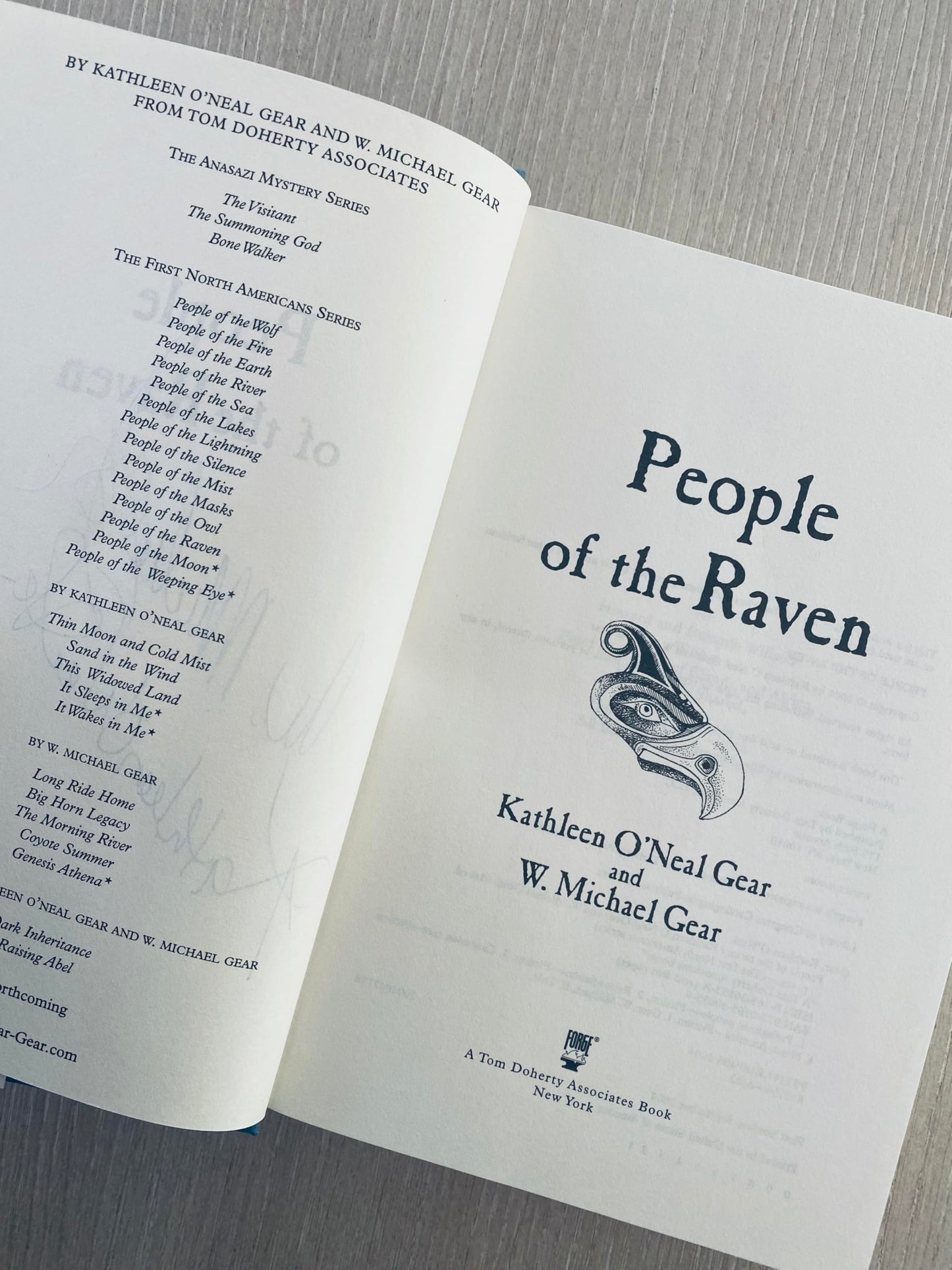 People of the Raven (North America's Forgotten Past)